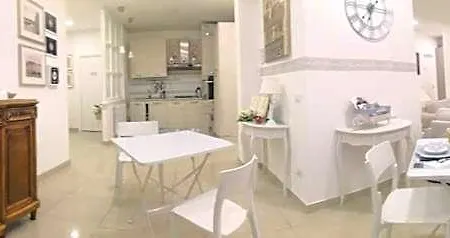 Guantai 30 Oda ve Kahvaltı 4*
