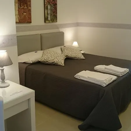 Guantai 30 Oda ve Kahvaltı Napoli